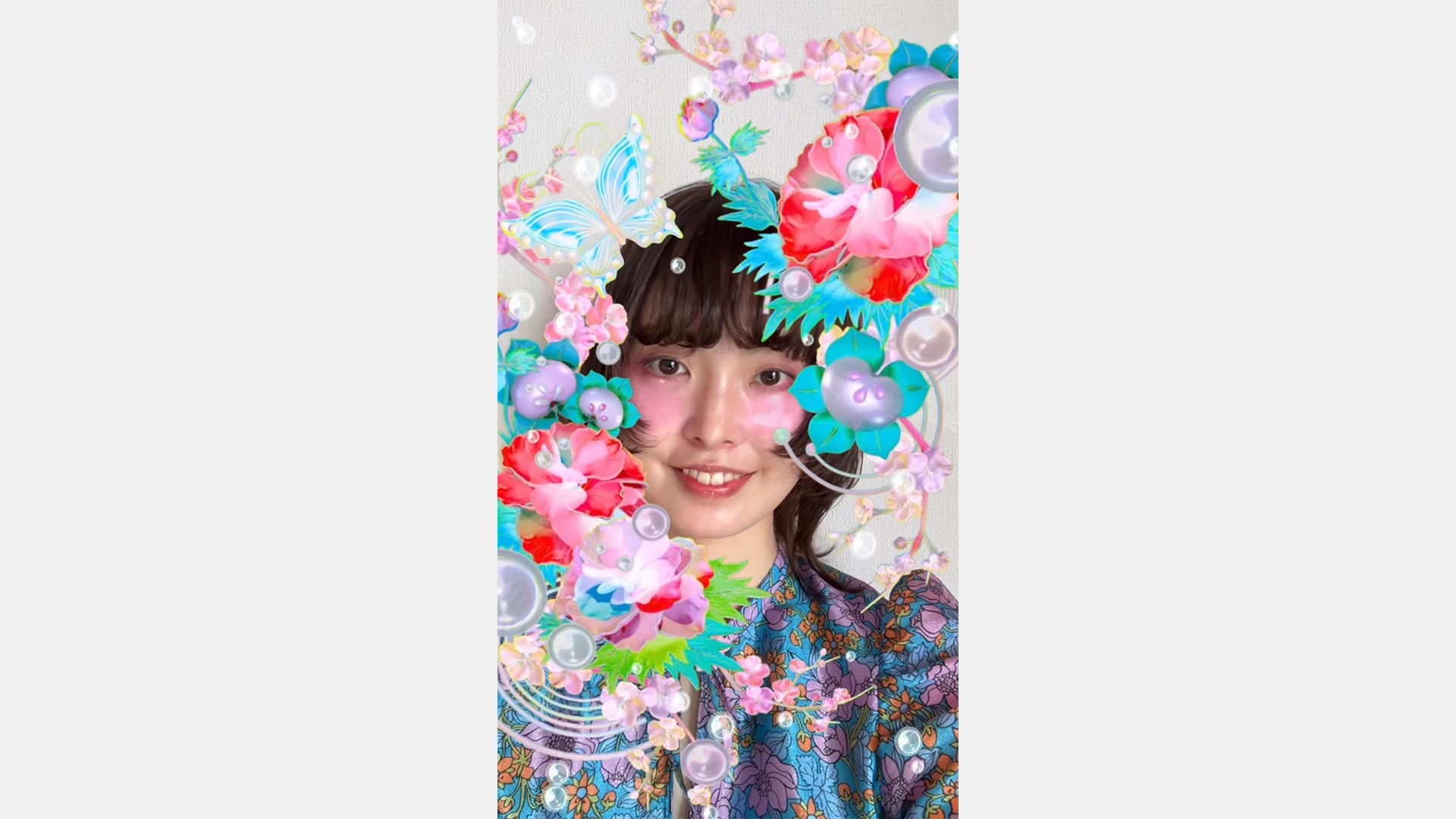 Try out the Original AR Effect created by P.I.C.S. TECH! 「錦上添花」であなたのストーリーズを華やかに。